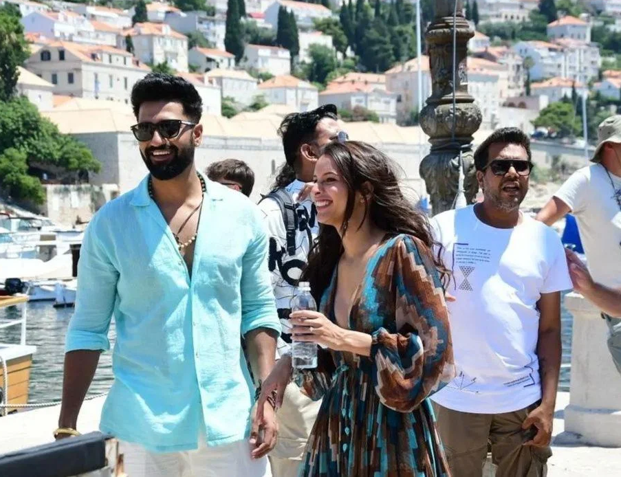 Vicky Kaushal and Tripti Dimri Picture Viral - Khabarxp.com