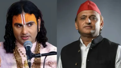 Akhilesh Yadav Confronts Aniruddhacharya Viral Video