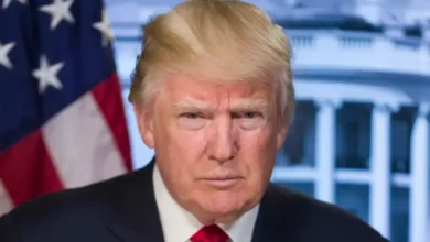 donald trump flipping off